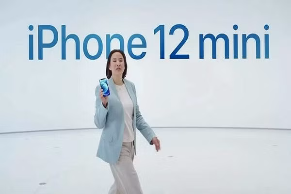 Nhiều người dùng lo lắng iPhone 12 mini có bức xạ cao như vậy về lâu dài sẽ có những ảnh hưởng nhất định đến sức khỏe người dùng.