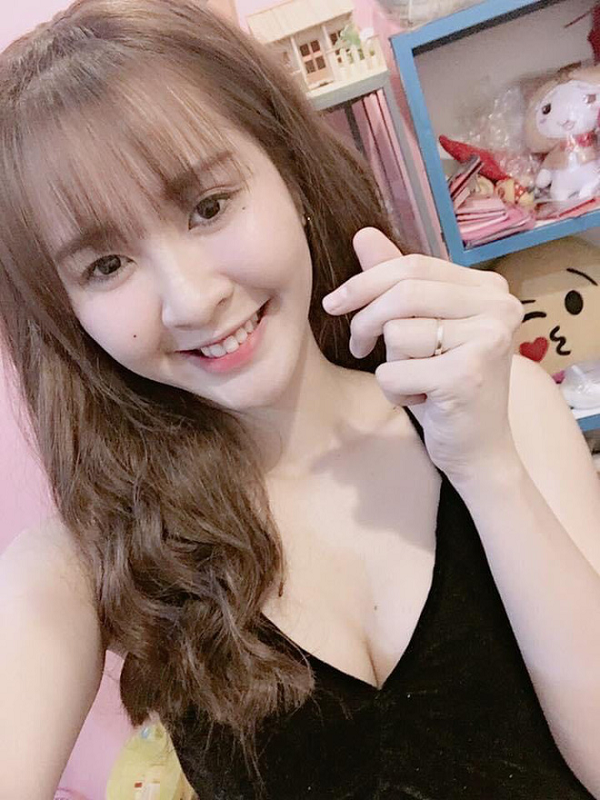 Nhan sắc xinh đẹp như ngọc nữ mà không cần đến sự trợ giúp của make up hay công nghệ.