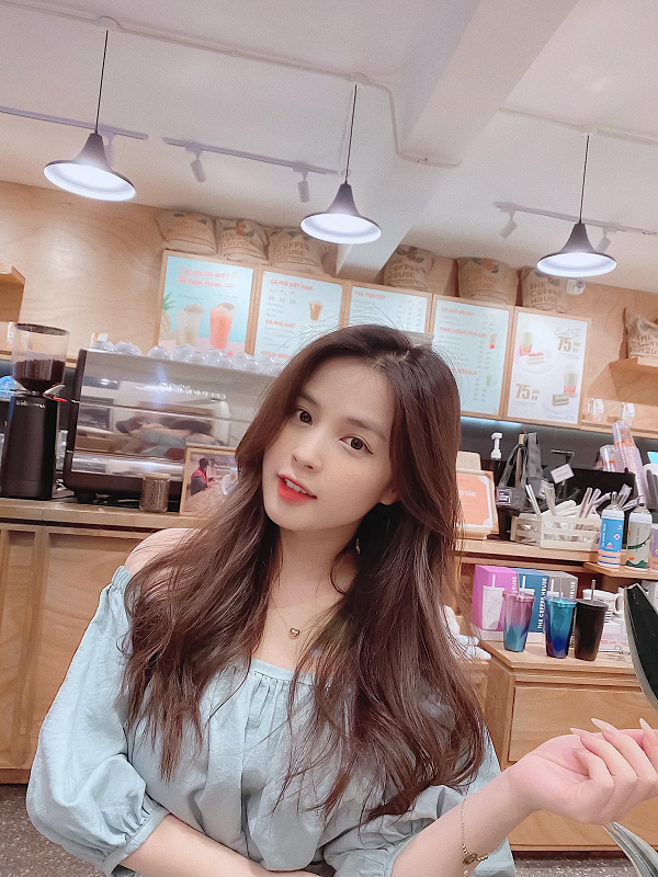 Nữ streamer Thảo Nari sở hữu trang fanpage gần 1 triệu lượt người theo dõi và Facebook cá nhân đạt hơn 300 nghìn follower, sức ảnh hưởng của nữ streamer đến cộng đồng game nói chung và cộng đồng Liên Quân Mobile nói riêng là điều không phải bàn cãi.