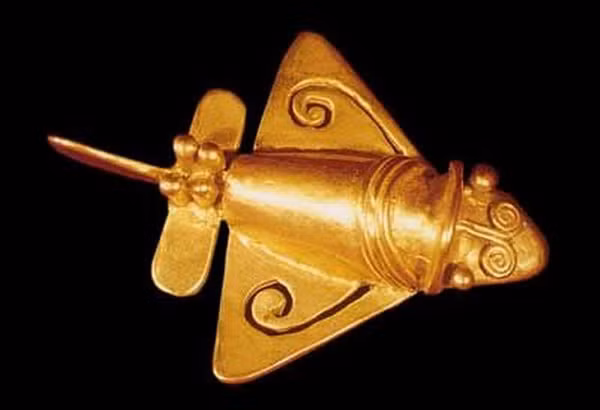 Những mô hình này là những món đồ chơi cổ đại, đã mô phỏng những chiếc máy bay theo kích thước nhỏ và được làm thủ công. Tuy nhiên, những chiếc máy bay thực sự bay lên bầu trời được thực hiện vào năm 1780.