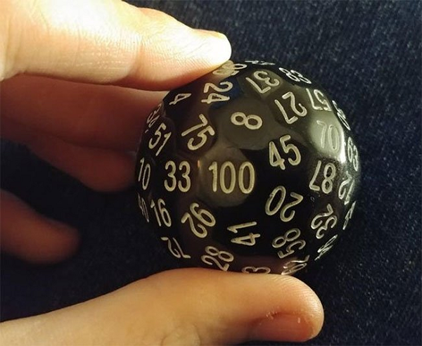 Xúc xắc 100 mặt chắc chắn trên thế giới sẽ không có chiếc thứ 2.