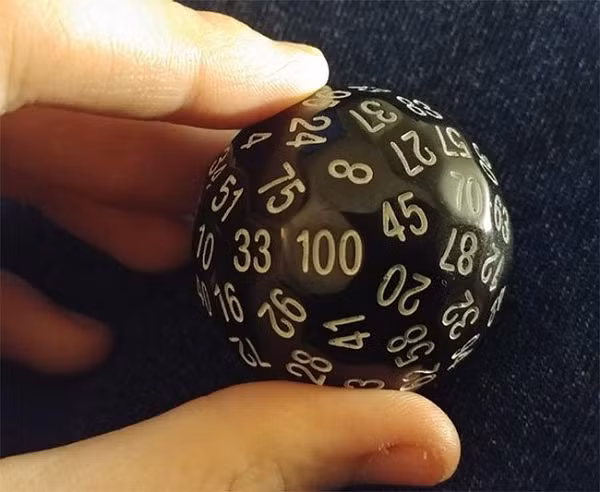 Xúc xắc 100 mặt chắc chắn trên thế giới sẽ không có chiếc thứ 2.