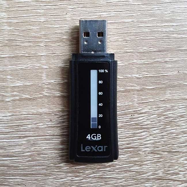 Ổ đĩa flash USB có cảm ứng để báo cho người sử dụng biết mức độ dung lượng đã sử dụng của nó.