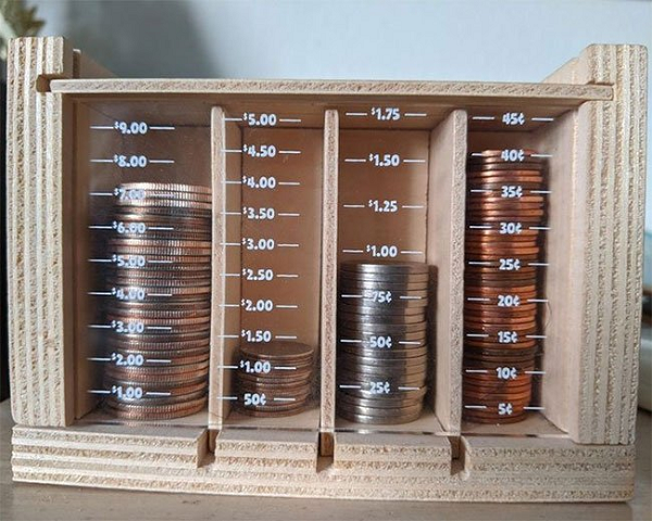 Sản phẩm lưu trữ tiền xu này cho biết giá trị của chồng xu một cách chính xác.