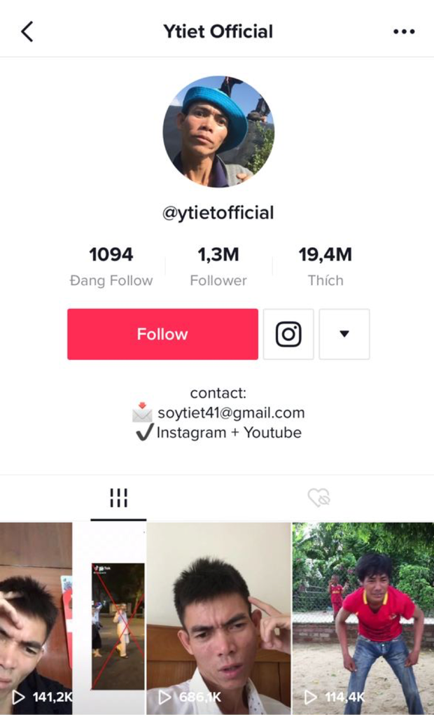 Cũng kể từ ngày nổi tiếng, Sô Y Tiết không bị cuốn vào những ồn ào, không bị “lố” đi như tiến trình thông thường mà người ta vẫn thấy. Anh vẫn là chàng trai chăn bò, livestream về sinh hoạt lao động thường ngày của mình, nói những câu chuyện vu vơ, nhẹ nhàng, không quên hát đếm số bằng tiếng Anh và nở nụ cười hài hước khoe hàm răng khấp khểnh cái còn cái mất.