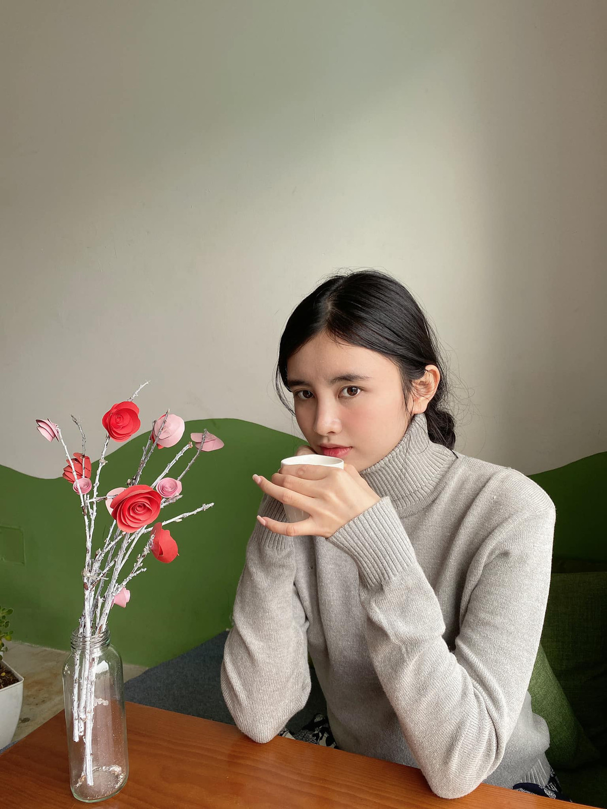 Huyền Trang ngoài sở hữu nhan sắc hơn người còn có gu ăn mặc rất sành điệu.