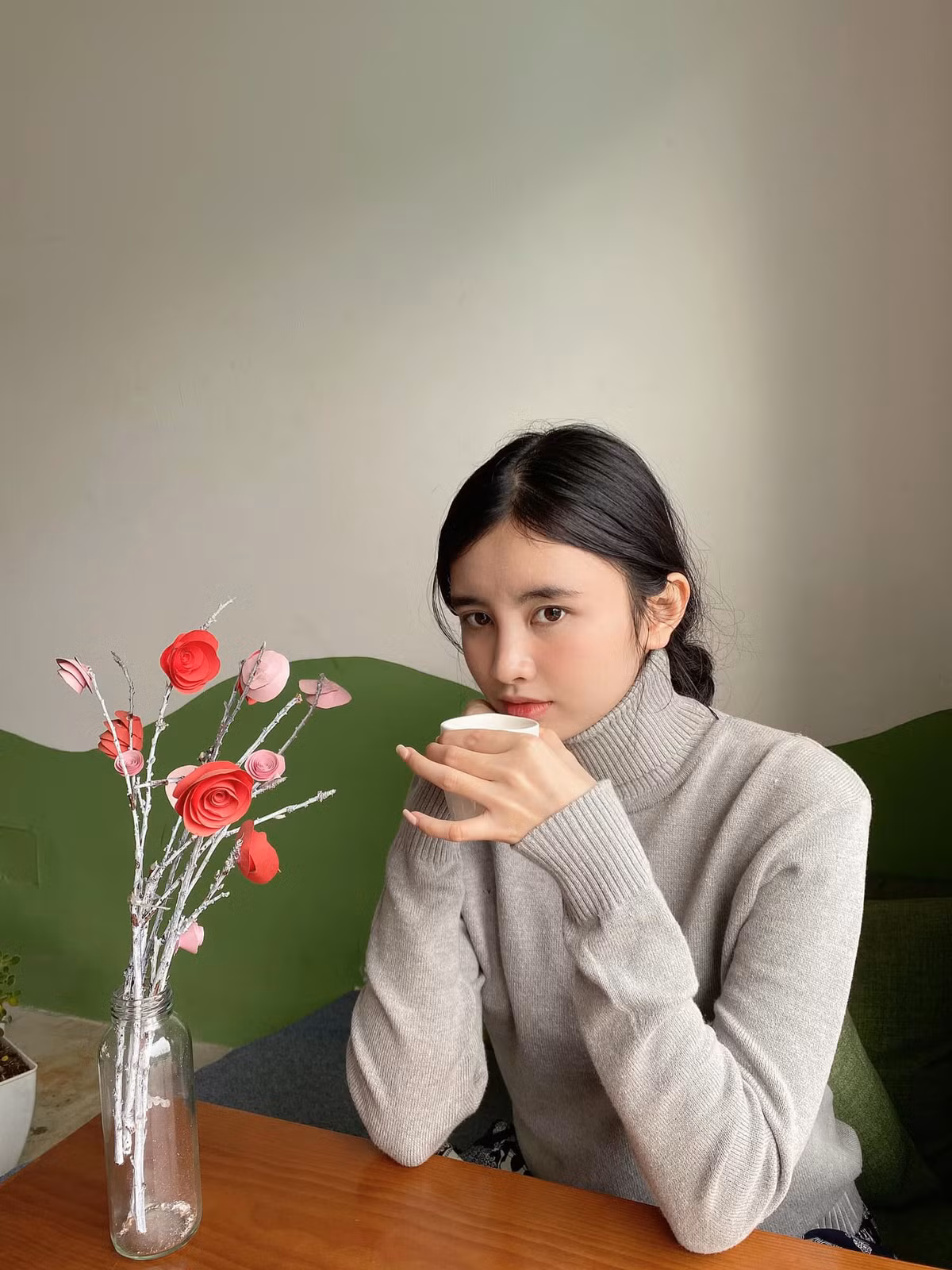 Huyền Trang ngoài sở hữu nhan sắc hơn người còn có gu ăn mặc rất sành điệu.