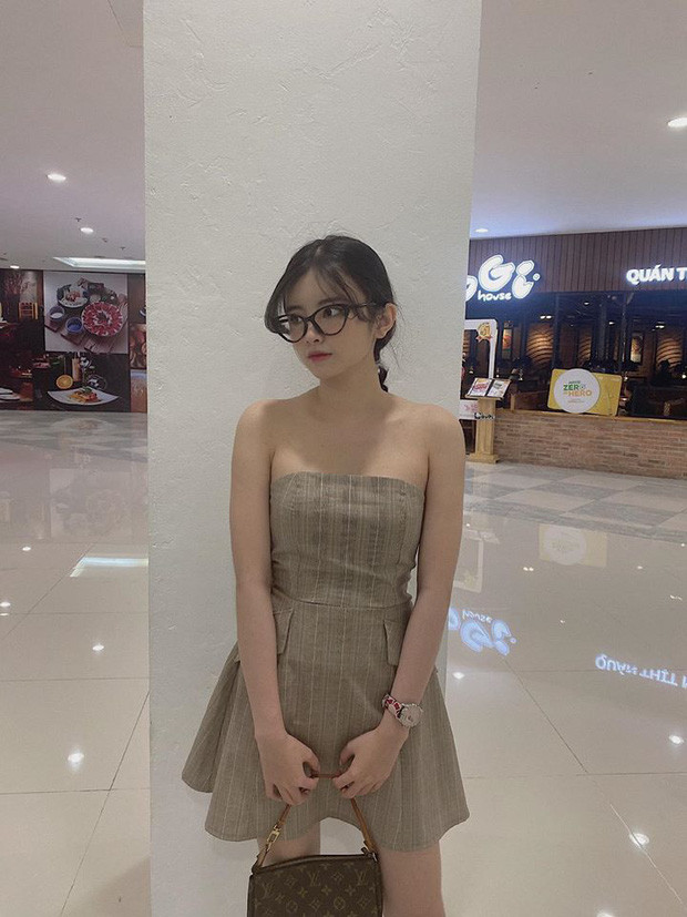 Chính vì sợ mình sẽ làm ảnh hưởng phần nào đến tinh thần thi đấu của bạn trai cũng như cả đội tuyển nên cô nàng quyết định không xuất hiện.