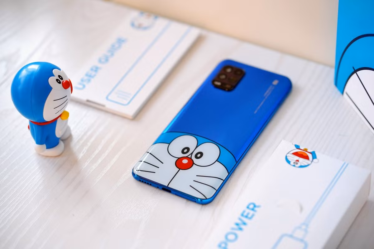 Mi 10 Youth được trang bị con chip Snapdragon 765G có hỗ trợ 5G, RAM 8GB và bộ nhớ lưu trữ 256GB. Viên pin đi kèm có dung lượng 4160mAh, hỗ trợ sạc nhanh 20W.