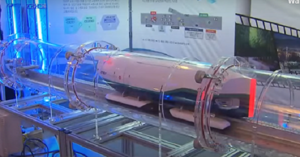 Là tuyến đường sắt siêu tốc chân không của tương lai, tàu công nghệ Hyper-Tube có thể tăng tốc lên hơn 700 km / h. đây chính là sự tiến bộ vượt bậc đáng ngưỡng mộ bởi nó hiện là viên nang nhanh nhất của công nghệ này trên thế giới.
