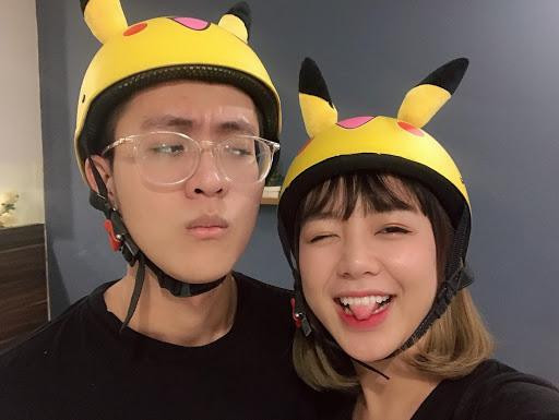 Những hành động, cử chỉ quan tâm của "ông Huy - bà Hà" luôn khiến dân tình phải ngưỡng mộ. Mới đây, Hà Tiều Phu cũng đăng tải bức ảnh người yêu mặc váy cưới khiến cộng đồng LMHT xôn xao.