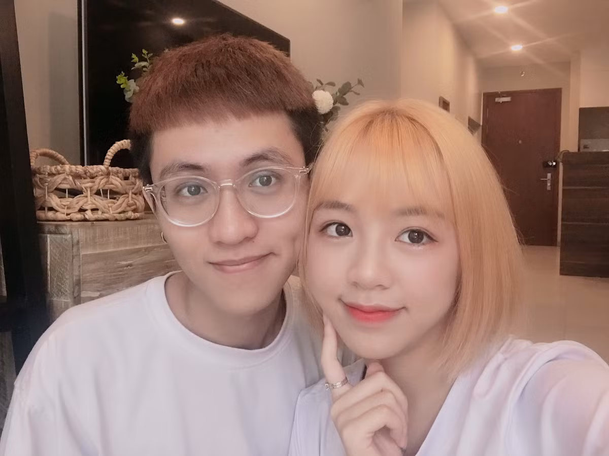 Cặp đôi streamer Hà Tiều Phu và Hoàng Thu Hường sở hữu chuyện tình đẹp khi đã phải lòng nhau ngay từ lần gặp đầu tiên cách đây 2 năm.