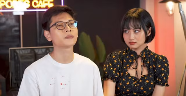 Sau khi đã thành đôi vào đầu tháng 5, tần suất họ phát "cẩu lương" miễn phí cho fan trở nên dày đặc.