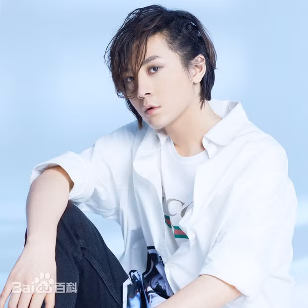 Trương Đại Thần tên thật là Trương Hoằng Phát (sinh năm 1991) là streamer game Vương Giả Vinh Diệu vô cùng nổi tiếng tại nền tảng HuYa.