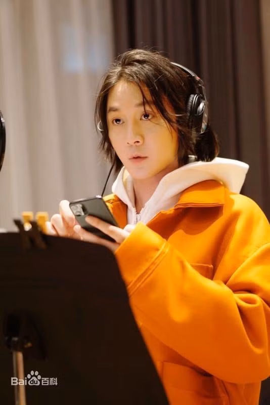 Trương Đại Thần nổi tiếng bởi tài năng, sự hiểu biết sâu rộng, lối nói chuyện gần gũi và độ chiều fan hết nấc.