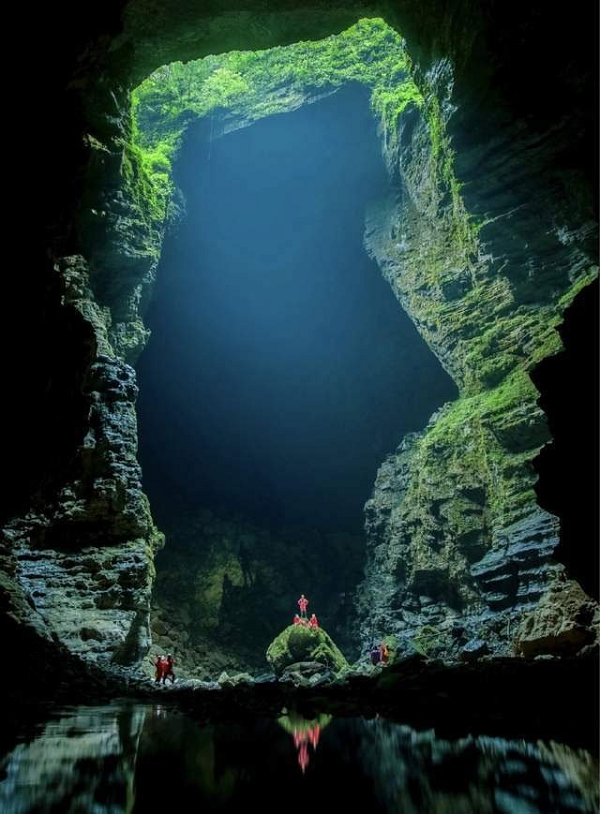 Hiện nay, chỉ có 130 hố sụt được phát hiện và xác nhận trên thế giới, hơn 90 trong số đó ở Trung Quốc, một nửa trong số đó là ở Hán Trung, Thiểm Tây.