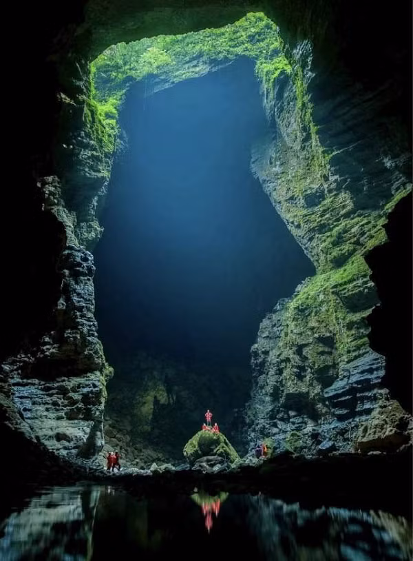 Hiện nay, chỉ có 130 hố sụt được phát hiện và xác nhận trên thế giới, hơn 90 trong số đó ở Trung Quốc, một nửa trong số đó là ở Hán Trung, Thiểm Tây.