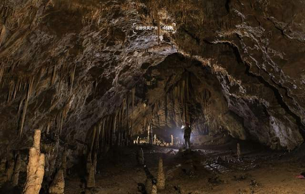 Có một thế giới ngầm siêu đẹp ở Hán Trung, Thiểm Tây, giống như một lối vào địa ngục đầy bí ẩn là Didonghe Tiankeng.