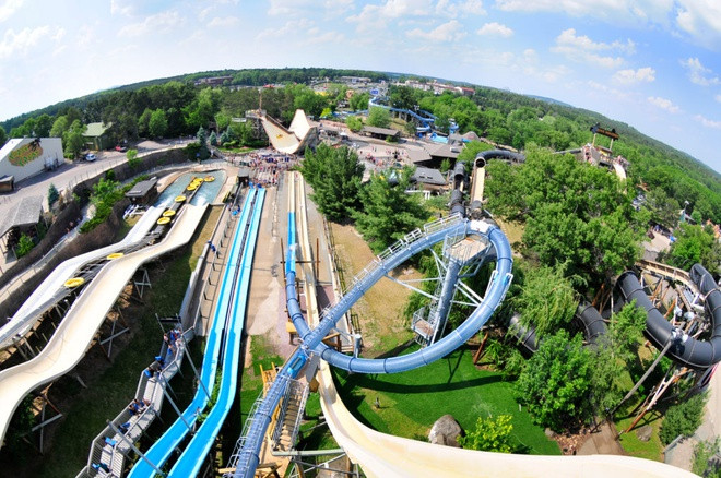 Đây là địa điểm lý tưởng dành cho kỳ nghỉ của gia đình với nhiều trò chơi hấp dẫn và phong cảnh tuyệt đẹp.