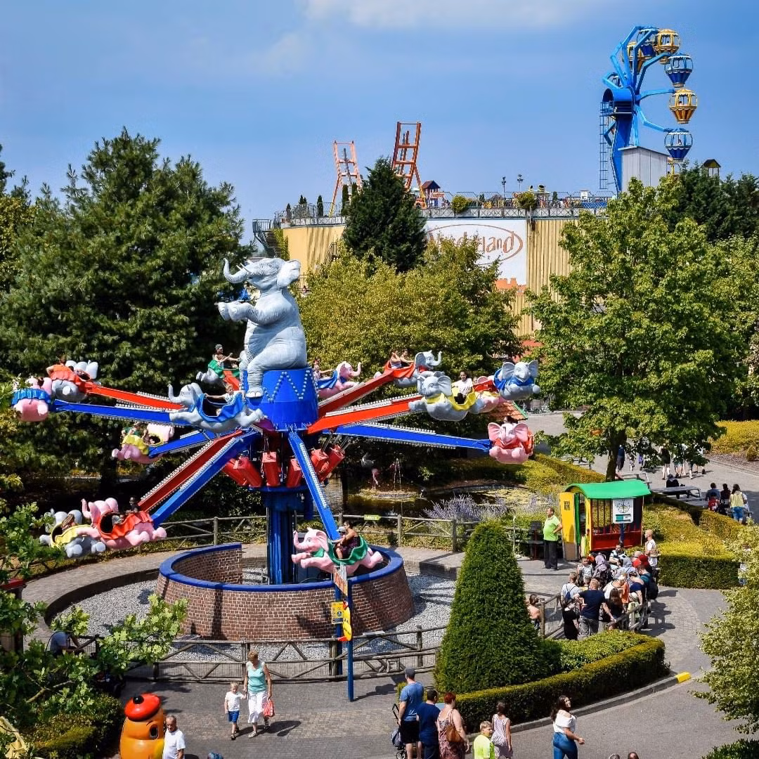 Hiện ở đây có hơn 40 điểm tham quan.