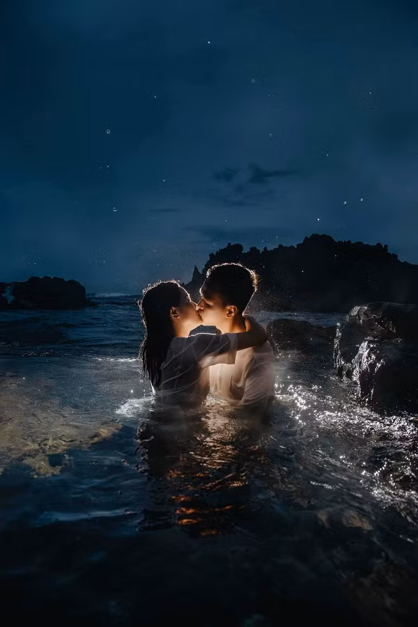 Đám cưới của Chim Sẻ Đi Nắng đã nhận được nhiều lời chúc phúc từ người hâm mộ, cộng đồng mạng và cả những người nổi tiếng.