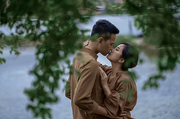 Chỉ hơn 1 tháng trước đám hỏi, chúng ta mới được chứng kiến nhan sắc người yêu của anh chàng này.