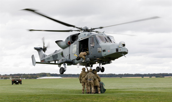 Được biết đến với cái tên Q-UGV (Phương tiện mặt đất không người lái 4 chân), những chú chó điện tử không trang bị vũ khí và không có bất kỳ khả năng chiến đấu nào, chuyên thực hiện các nhiệm vụ kiểm tra từ xa, tình báo, giám sát, trinh sát (ISR), lập bản đồ và điều phối liên lạc.