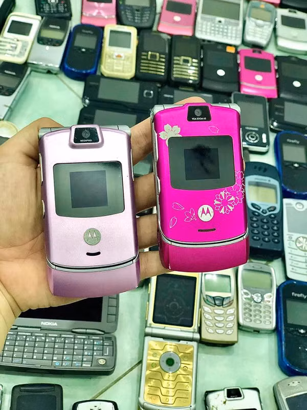 V3i - Chiếc điện thoại của những quý cô đẳng cấp.