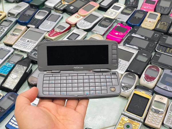 Chiếc Nokia 9300 - biểu tượng của rich kids một thời.