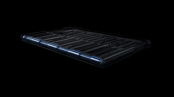 Hệ thống truyền động này bao gồm hai động cơ nhằm tạo ra một lực đồng nhất để giúp kéo hoặc đẩy màn hình ra mà không gây nên hư hỏng.