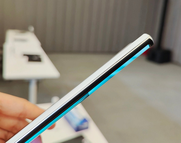 Một số hình ảnh khác về nguyên mẫu thực tế đầu tiên của OPPO X 2021 tại sự kiện INNO Day 2020.