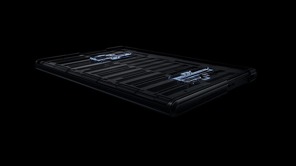 Kích thước màn hình có thể mở rộng ra từ 6.7 inch lên tối đa là 7.4 inch để giúp OPPO X 2021 biến từ một chiếc smartphone thông thường thành một chiếc máy tính bảng mini.