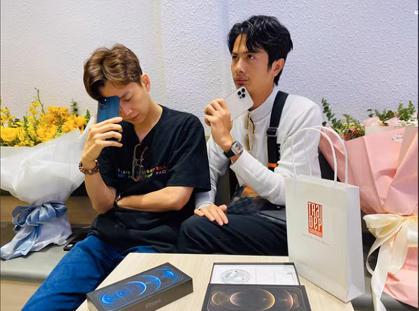 Ngô Kiến Huy, Huỳnh Phương cũng không thể đứng ngoài làn sóng công nghệ này.