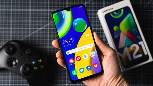 Giá của Galaxy M21 cũng khá mềm so với những tính năng nó mang lại, hiện dao động khoảng 4 triệu đồng.