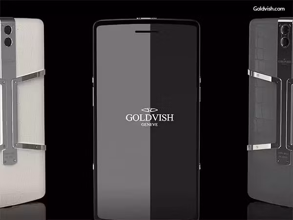 Goldvish Eclipse phiên bản kim cương đen và da cá sấu (816 triệu đồng) có chất liệu làm từ da cá sấu và kim cương đen.