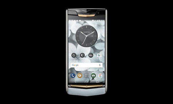 Vertu New Signature Touch phiên bản da bê Sky Blue (441 triệu đồng) Chiếc smartphone này do Vertu sản xuất cũng sở hữu thiết kế rất sang trọng. Signature Touch Sky Blue chạy Android Lollipop 5.1, bộ vi xử lí lõi tứ Qualcomm Snapdragon 810. Máy được trang bị camera sau 21 MP, màn hình 5.2 inch 1080p.