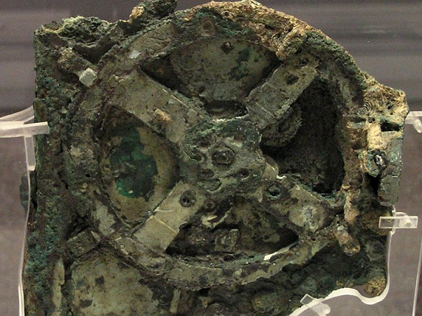 Chiếc máy tính cổ nhất thế giới xuất hiện sớm hơn chúng ta vẫn tưởng khoảng 2.000 năm. Thực tế thì nó được tìm thấy trong một con tàu chìm và có thể chứng minh rằng khoa học kỹ thuật tồn tại từ rất lâu đời.