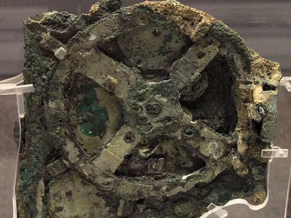 Chiếc máy tính cổ nhất thế giới xuất hiện sớm hơn chúng ta vẫn tưởng khoảng 2.000 năm. Thực tế thì nó được tìm thấy trong một con tàu chìm và có thể chứng minh rằng khoa học kỹ thuật tồn tại từ rất lâu đời.