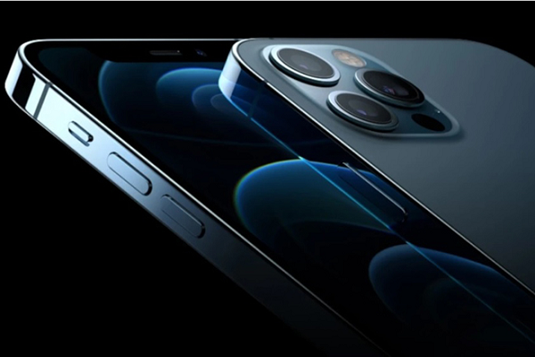 Tuy nhiên hồi cuối tháng 9, nhiều người dùng trong nước cũng phản ánh hiện tượng nóng máy, hao pin với sim của một nhà mạng.