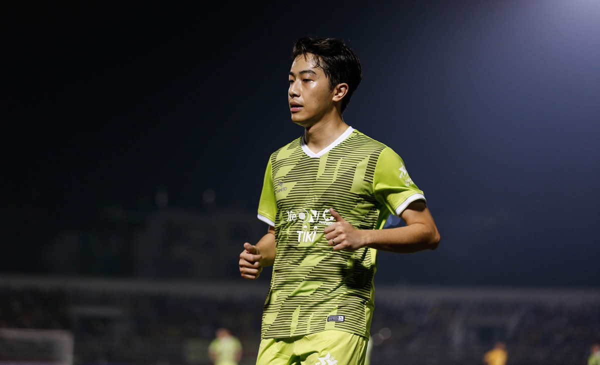 Nam streamer Chris đã ghi một bàn thắng đầy ngoạn mục cho đội Yêu Thương.