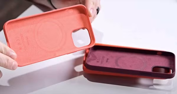 Ốp silicon của Apple có thêm vòng nam châm khác với những phiên bản trước đây. Vòng nam châm này chính là điểm mấu chốt để giúp iPhone 12 có thể giữ được lực hít với các phụ kiện khác.