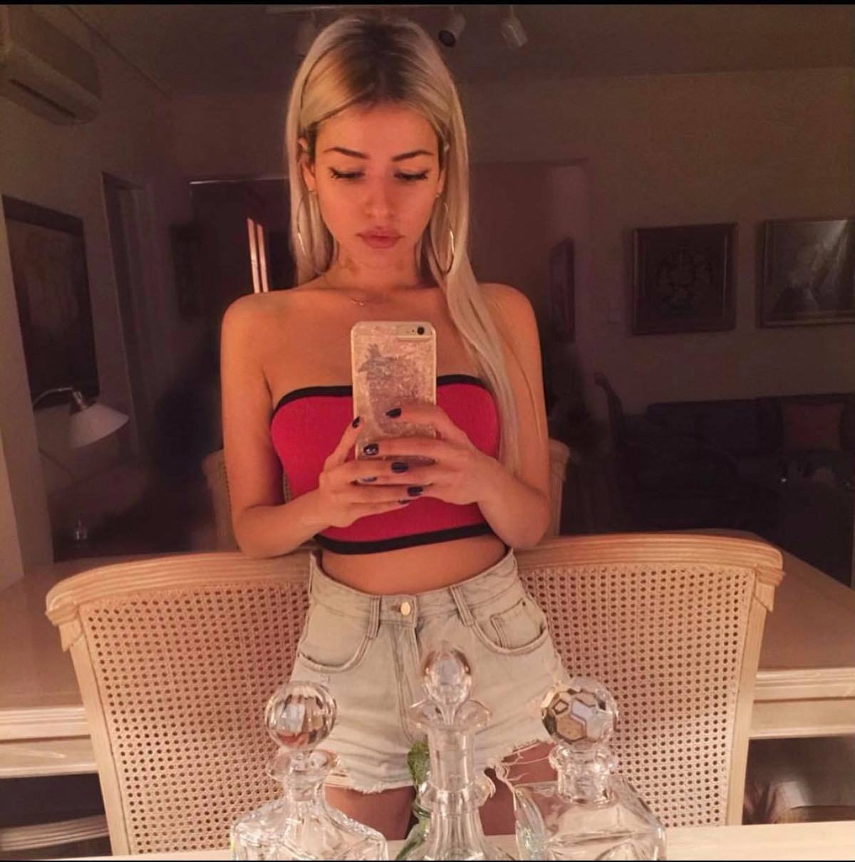 Ngoại hình xinh đẹp và nóng bỏng của nữ streamer.