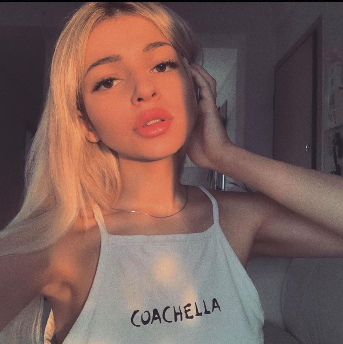 Dù Helenalive cho rằng Twitch đã quá tay với cô khi phát biểu quan điểm cá nhân của mình về việc trên đời chỉ tồn tại 2 giới tính nhưng phải ngậm ngùi nhận án phạt và cẩn thận hơn với phát ngôn của mình khi lên sóng.