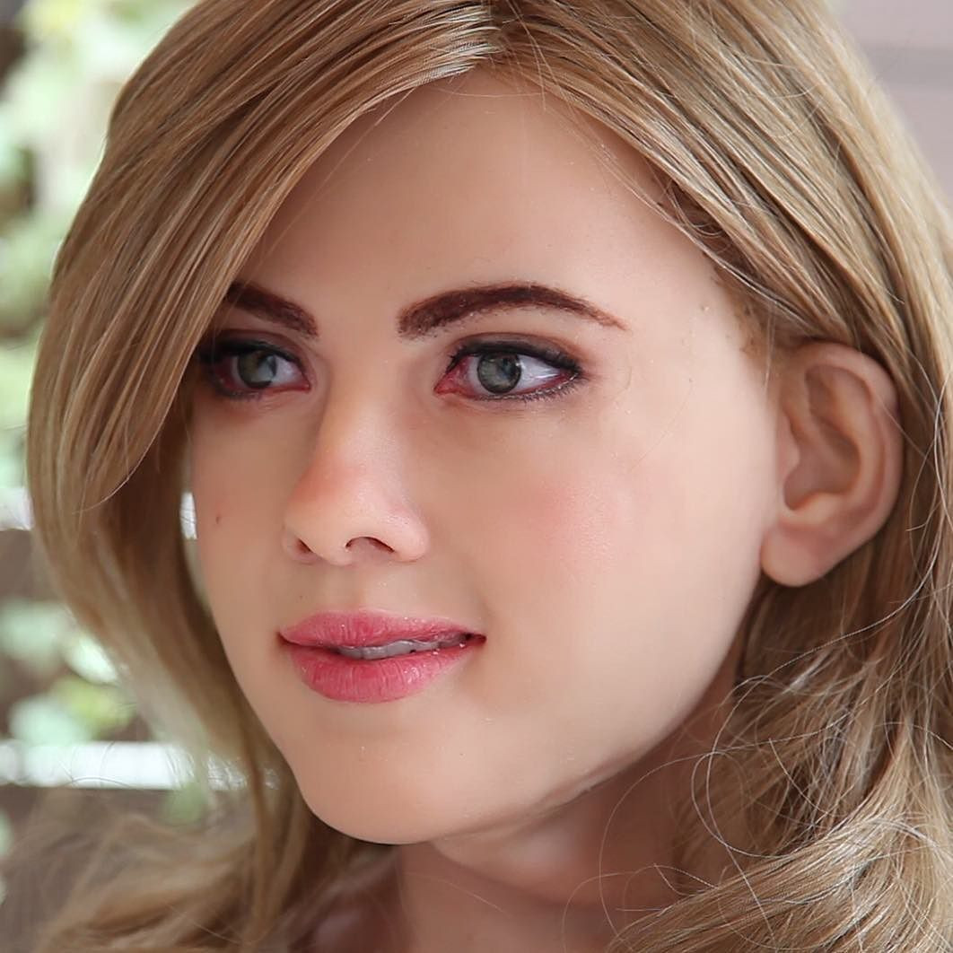 Sau khi bỏ ra 50.000 USD và làm việc miệt mài suốt 1,5 năm ở ban công trước nhà, Ma đã hoàn thành con robot và đang tìm kiếm những nhà đầu tư muốn mua sản phẩm này.