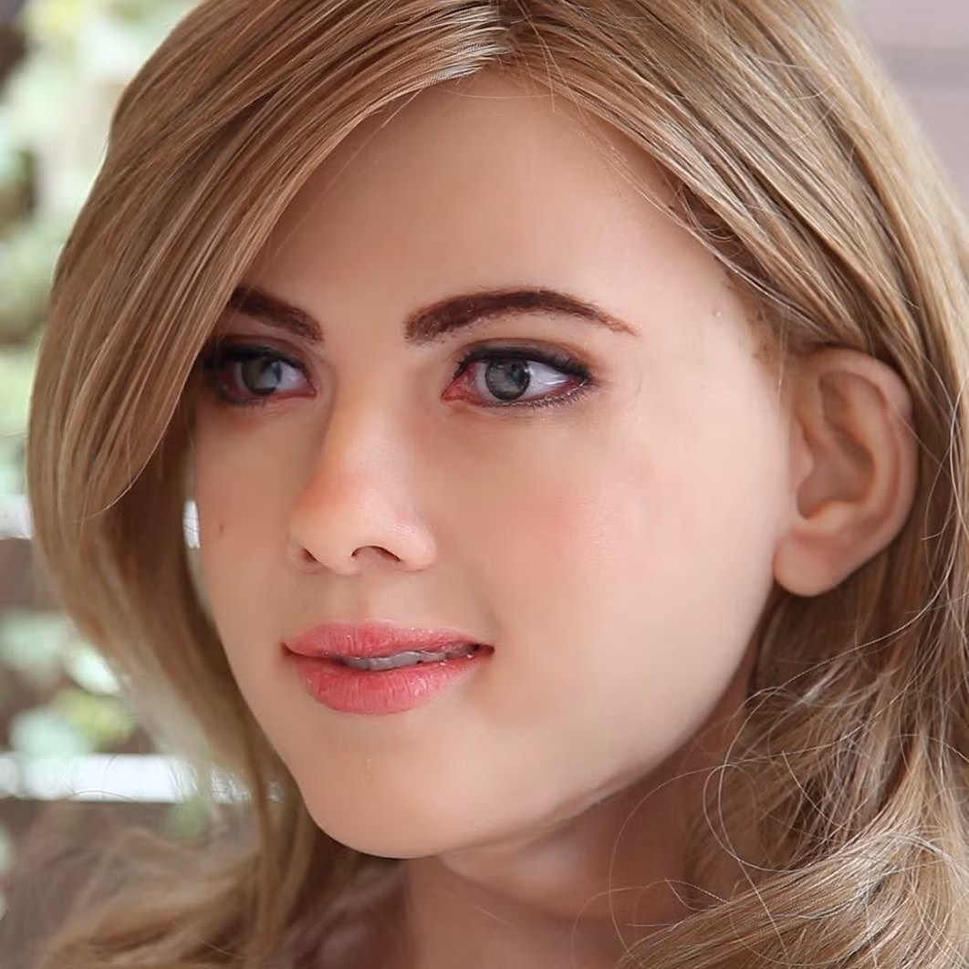 Sau khi bỏ ra 50.000 USD và làm việc miệt mài suốt 1,5 năm ở ban công trước nhà, Ma đã hoàn thành con robot và đang tìm kiếm những nhà đầu tư muốn mua sản phẩm này.