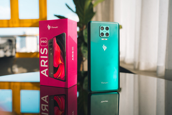 Vsmart Aris Pro được giảm 1,5 triệu đồng, còn 8,5 triệu đồng.
