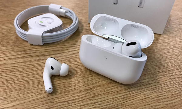 Apple AirPods Pro: 169 USD, giảm 80 USD