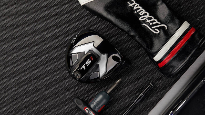 4. Titleist là thương hiệu golf hàng đầu thế giới. Các sản phẩm mà hãng tung ra đều được giới điệu mộ yêu thích và săn đón. Một trong số đó là gậy driver Titleist TS1 – cây gậy giúp người chơi phát bóng xa và chính xác.