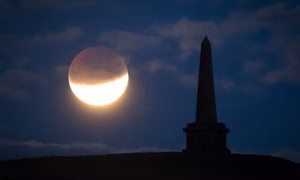 Hiện tượng này còn được gọi là Trăng của thợ săn (Hunter’s Moon), trăng Sồi (Oak Moon),...