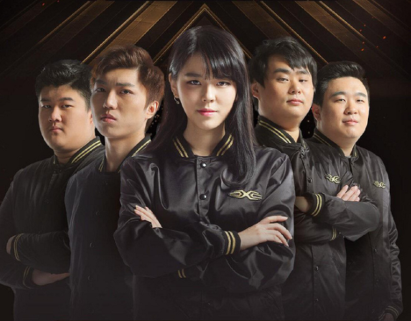 Cô nàng Mozz cho biết, mặc dù trong lúc stream cô nàng thường rất hòa đồng nhưng thực ra cô đã quen với việc khi chơi game thì nói nhiều. Còn ở ngoài đời, Mozz thực sự là một người hiền lành và ít nói.